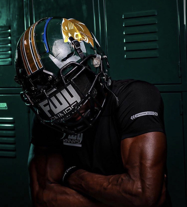 FWY Runners helmet side profile in locker room